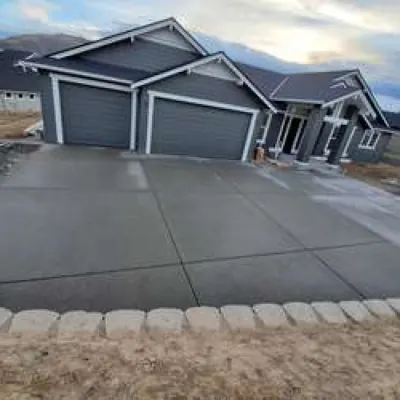 FINISHED DRIVEWAY